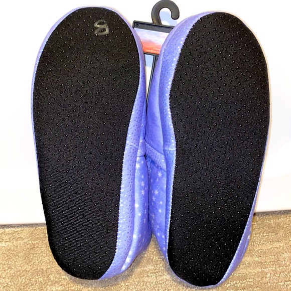 Disneys Frozen 2 Big Girls Light Purple Slippers Size 4/5 - Picture 3 of 4